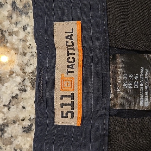 5.11 TACTICAL FAST- TAC URBAN PANT.SIZE 30X34. INSEAM IS MEASURING 27". - Picture 3 of 9